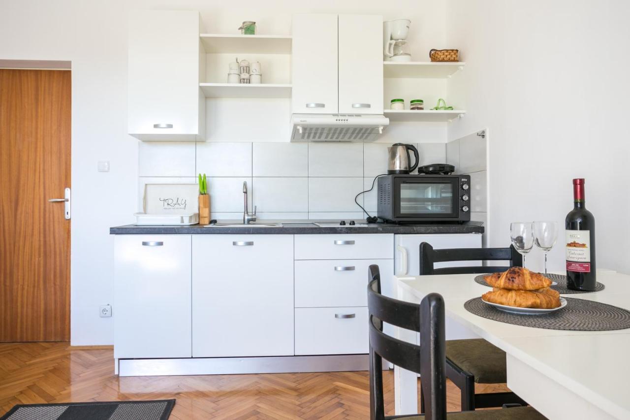 Apartment By The Sea Kastel Stafilic, - 21145 Kastela